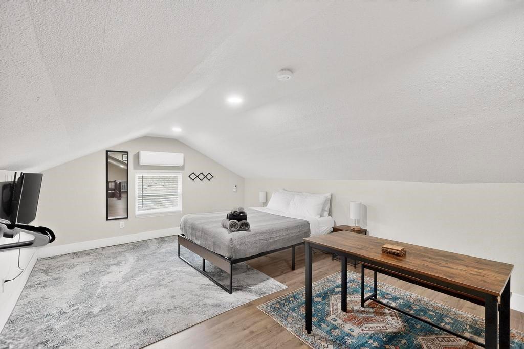 Dallas Land & Loan 03 - Residential Income