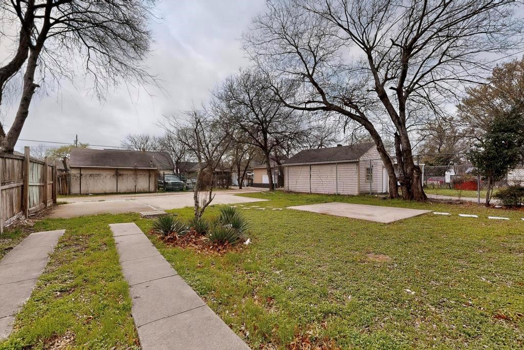 Dallas Land & Loan 03 - Residential Income