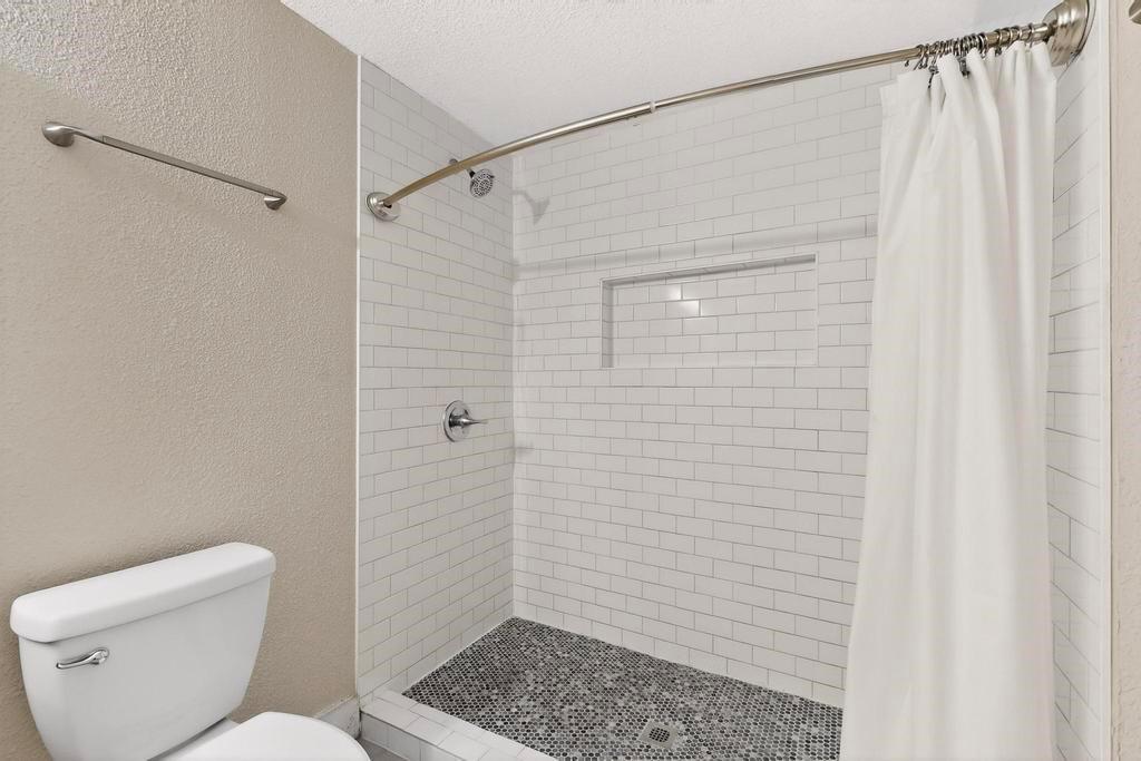 Dallas Land & Loan 03 - Residential Income