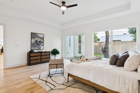 Tiny photo for 3940 N Cresthaven, Dallas, TX 75209 (MLS # 21101750)