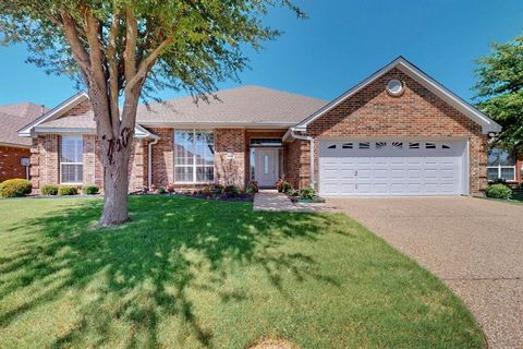 1115 Cresthaven Drive 13 Cedar Hill TX 75104