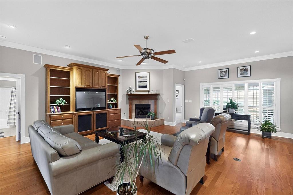 1115 Cresthaven Drive 13