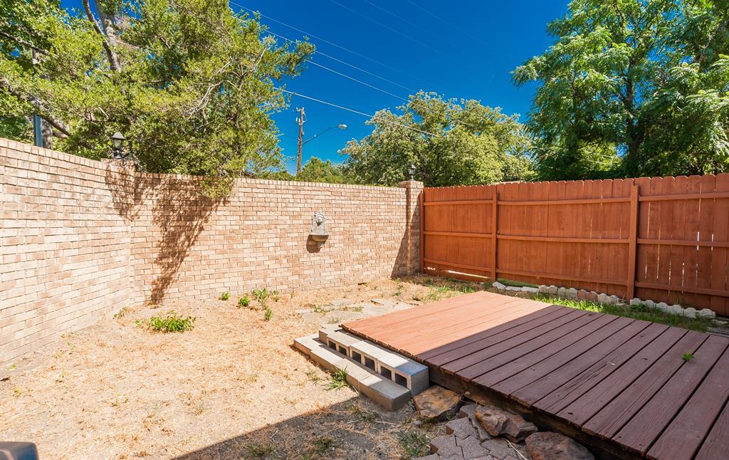 CLAYMORE PARK CONDIMINIUMS - Residential