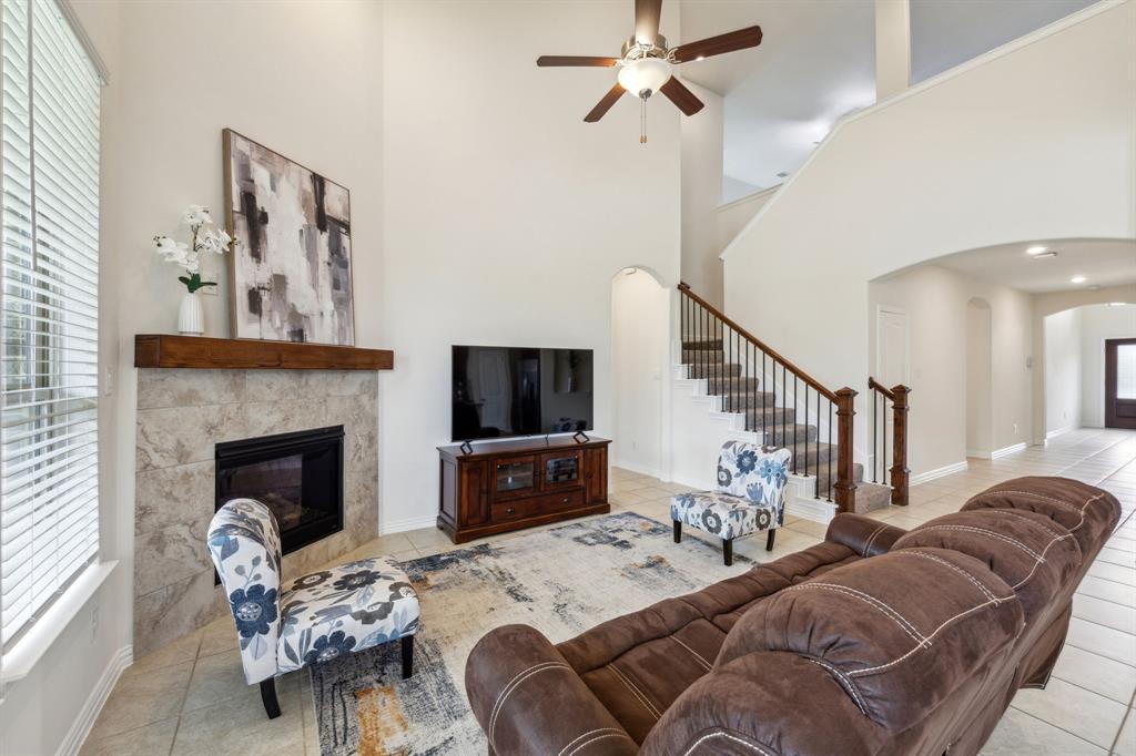 1203 Lakefirth Path