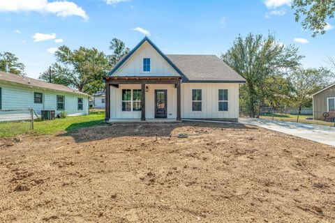 310 E Clifton Street Stephenville TX 76401