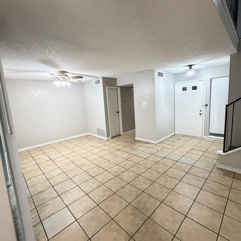 Photo of 818 Saint Andrews Court, Garland, TX 75043 (MLS # 21237602)