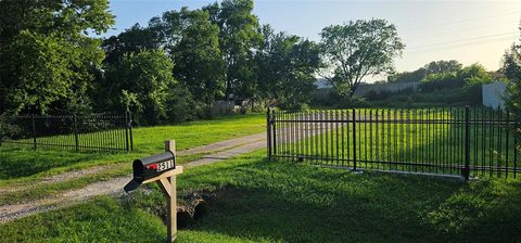 2511 Lora Lane Balch Springs TX 75180