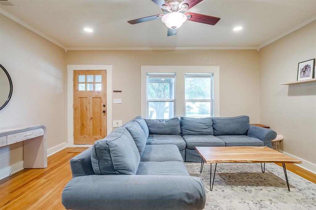 4732 Birchman Avenue