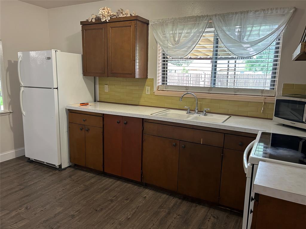 Park Valley 01 - Residential Lease