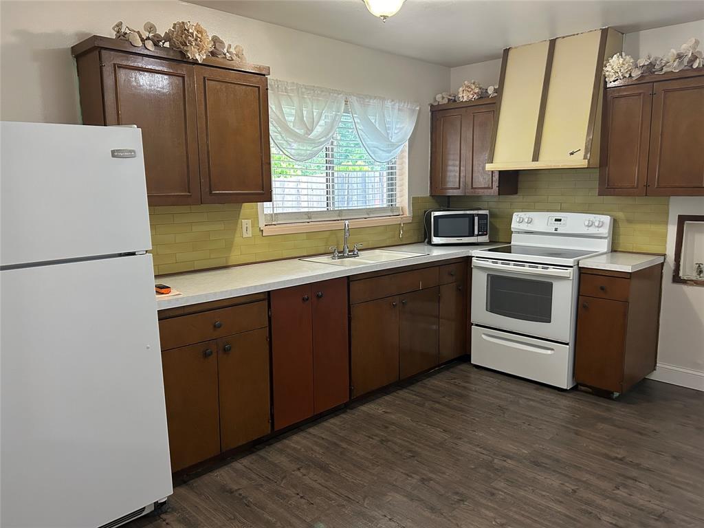 Park Valley 01 - Residential Lease