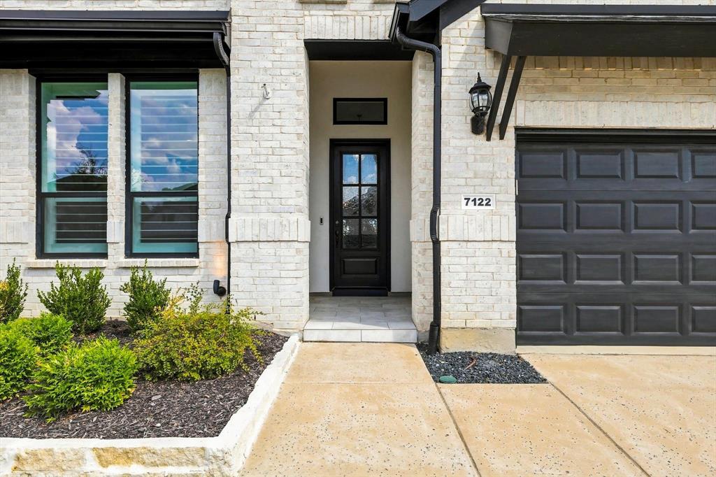 7122 Doe Creek Lane