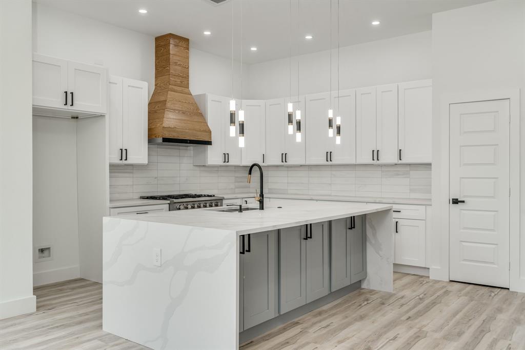 Freeway Park 02 - Residential