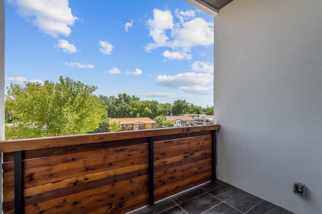 Freeway Park 02 - Residential