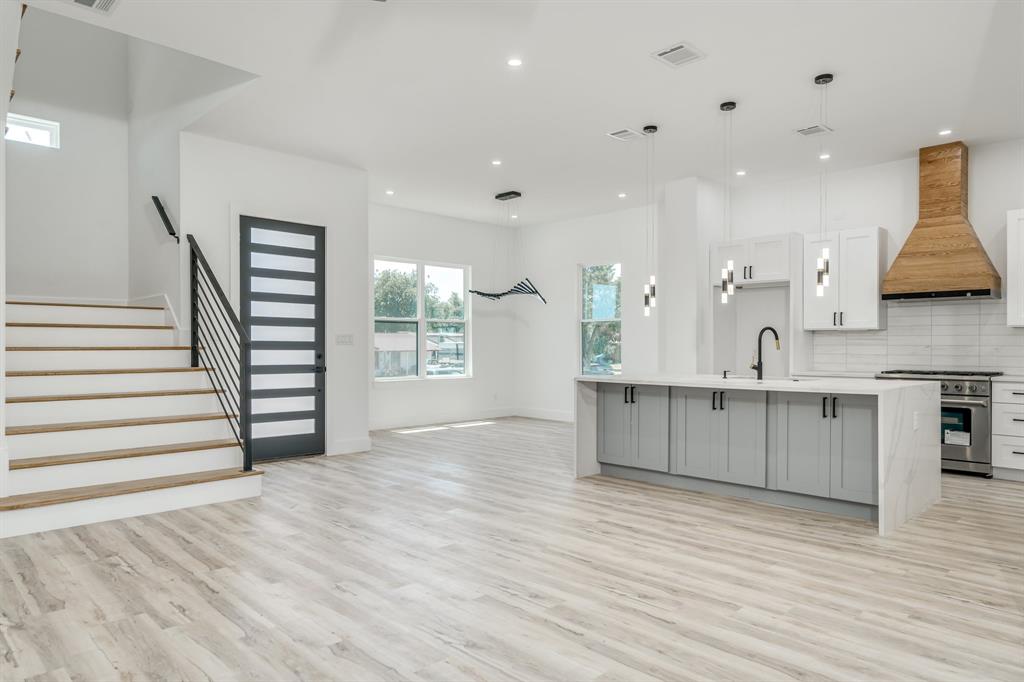 Freeway Park 02 - Residential