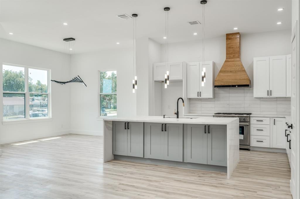 Freeway Park 02 - Residential