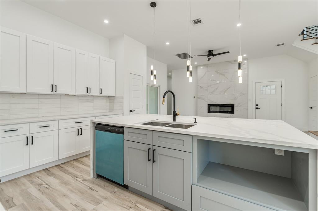 Freeway Park 02 - Residential