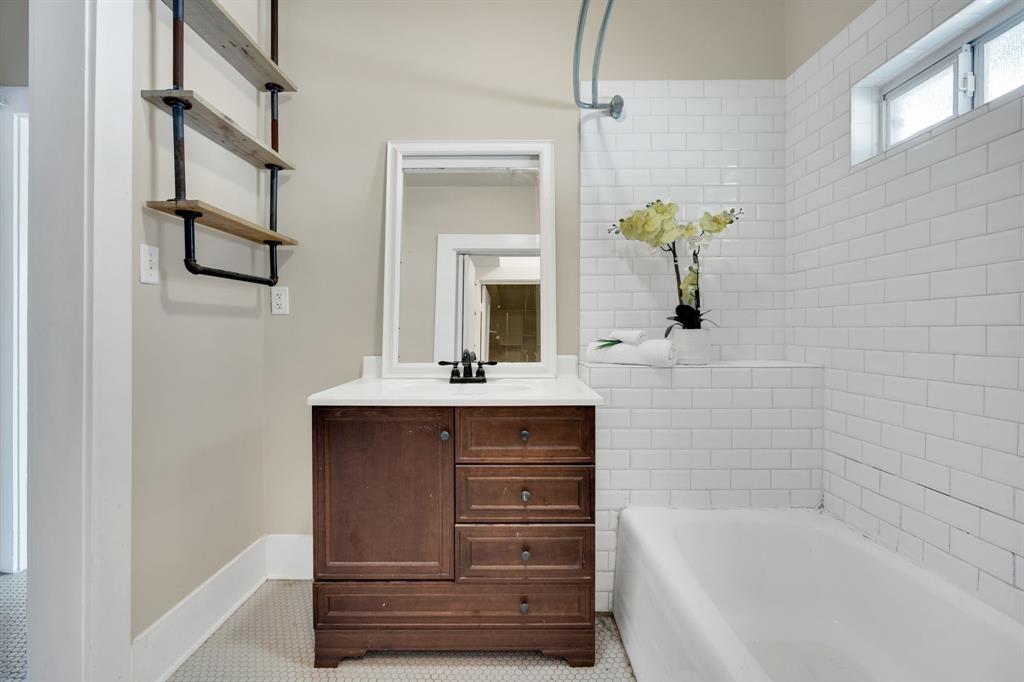 University-Rev - Residential