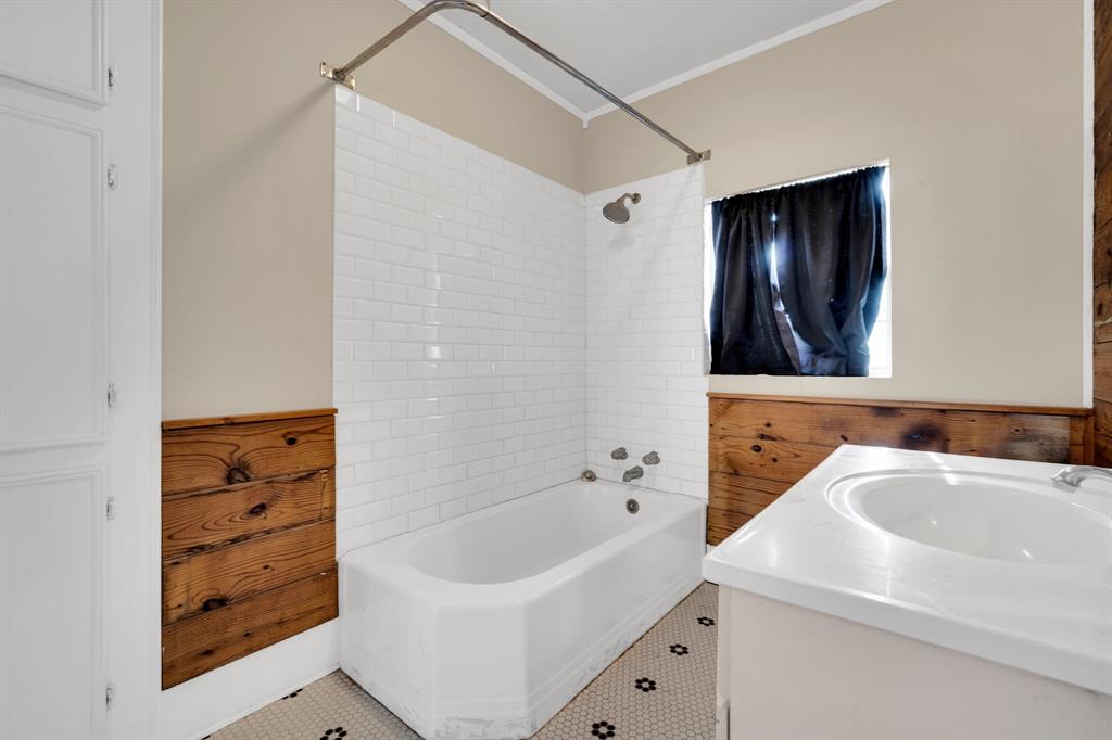 University-Rev - Residential