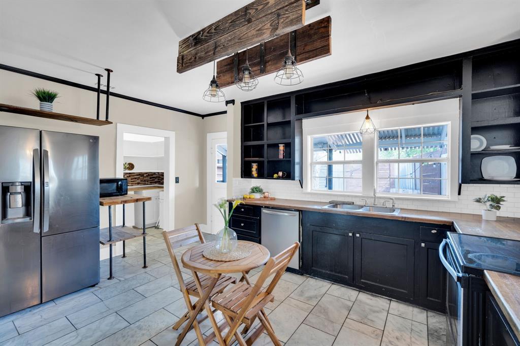 University-Rev - Residential