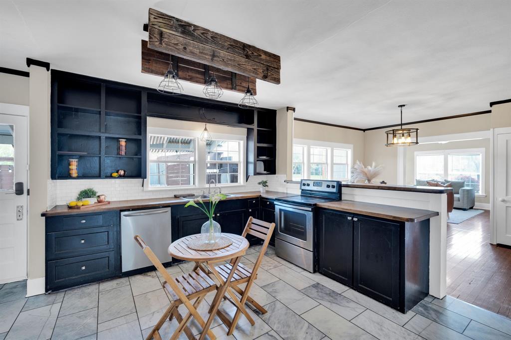 University-Rev - Residential