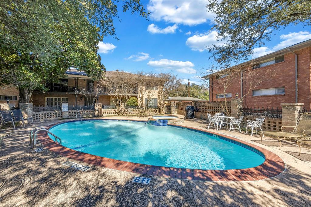 Prestwick Manor - Residential