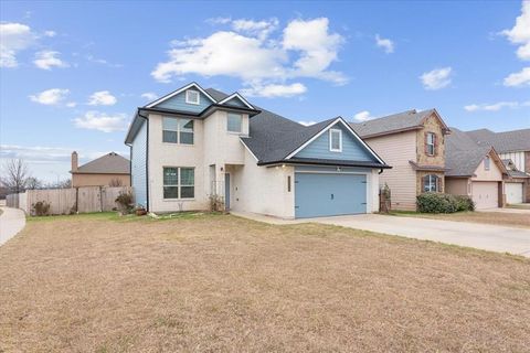 Photo of 10713 Burnham Dr Dr, Waco, TX 76708 (MLS # 21163177)