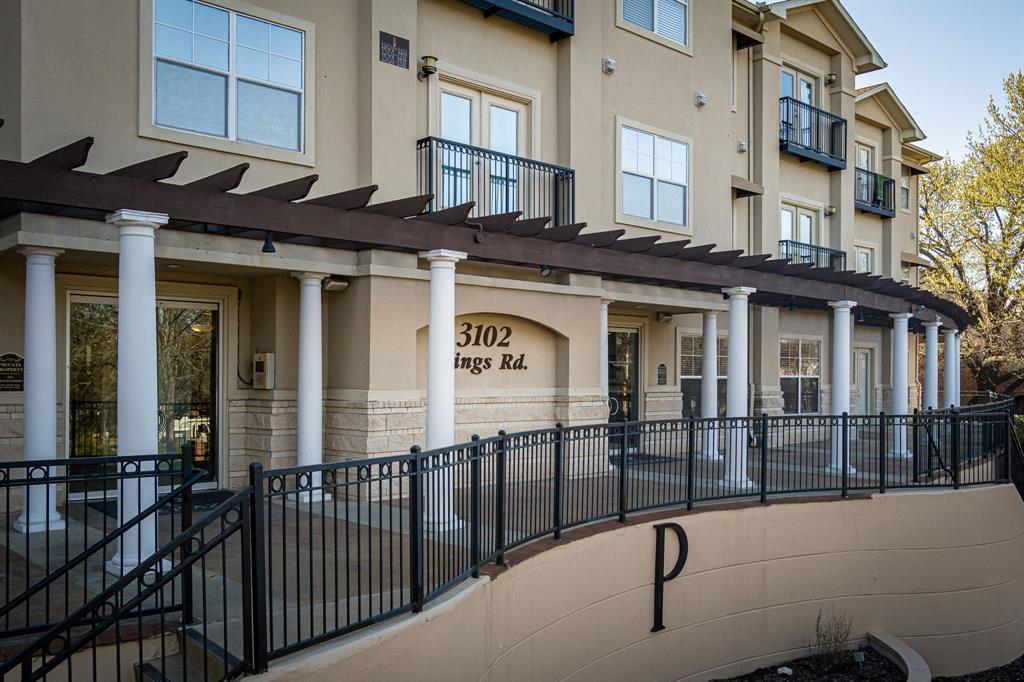 Piazza Siena Condo - Residential