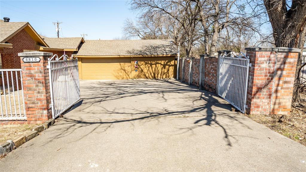 6810 Pecan Street