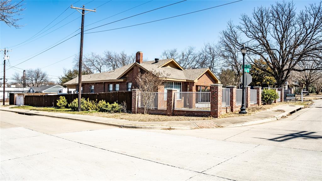 6810 Pecan Street
