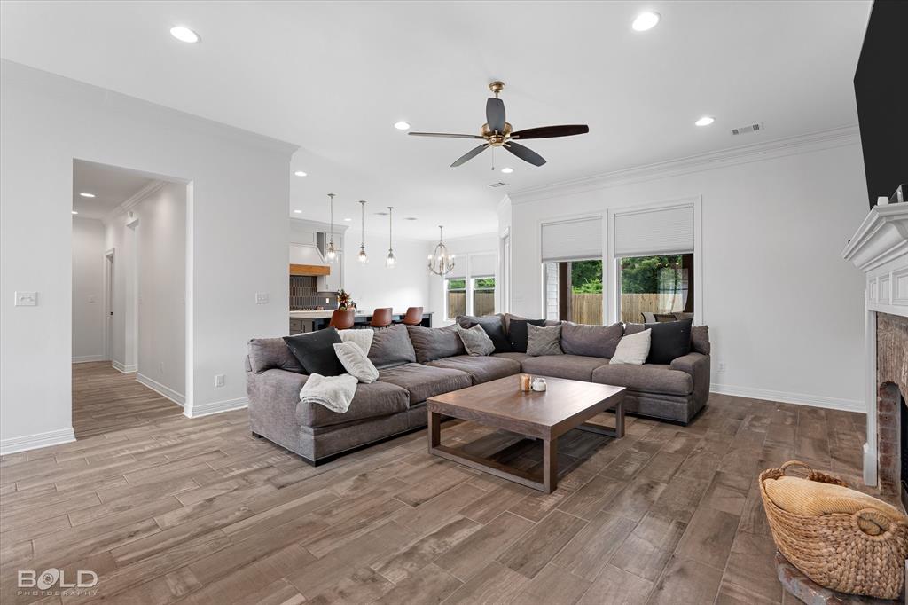 Bossier City, Louisiana 71112, United States, 4 Bedrooms Bedrooms, ,3 BathroomsBathrooms,Residential,Active,952