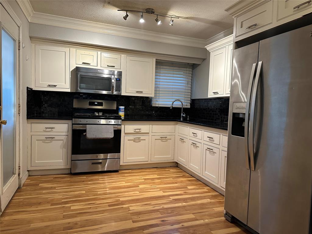 Rogers Sub - Residential Lease