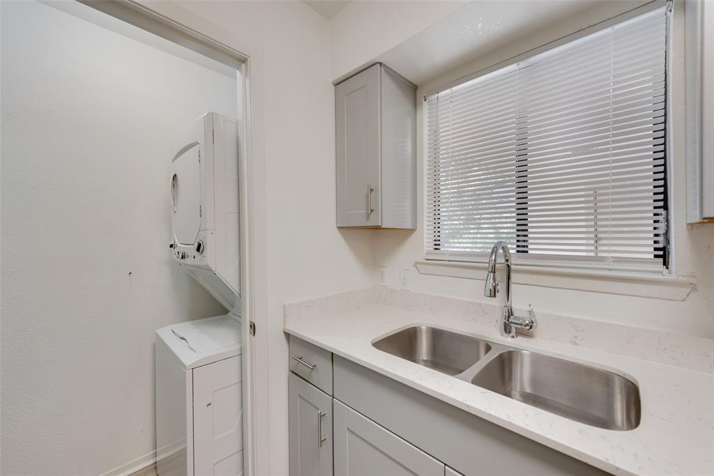 Oaks On The Lane Condo Ph 02 - Residential