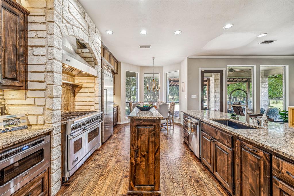6940 N US Highway 281