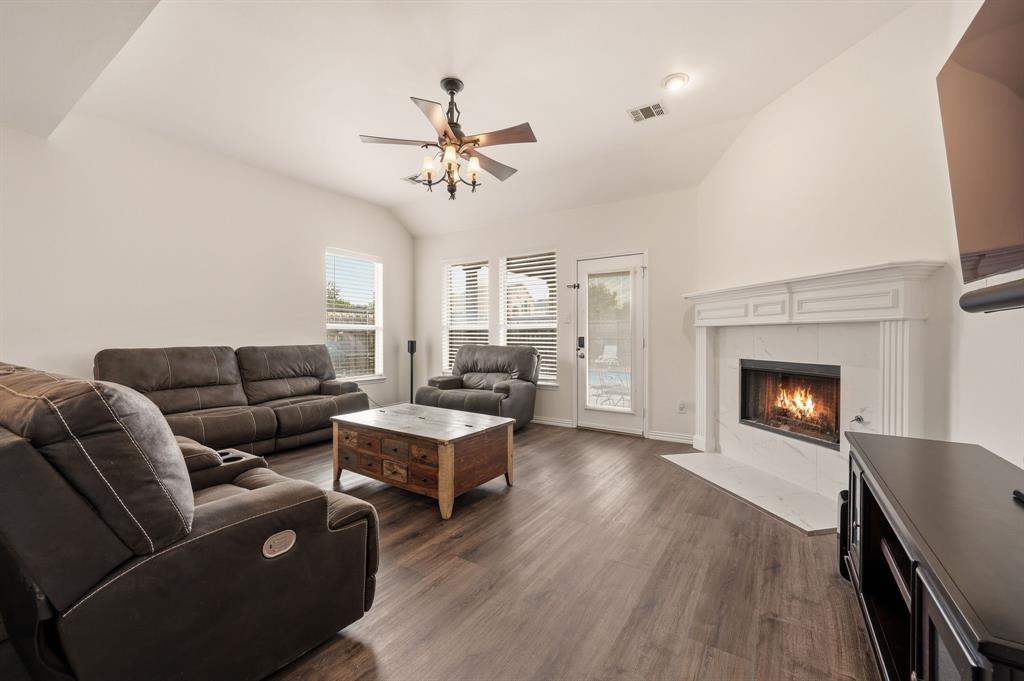 6528 Stewart Boulevard