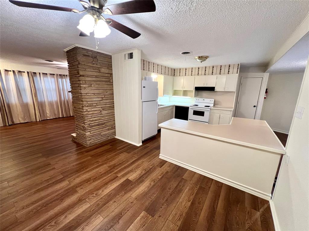 Elmwood West Add Sec H - Residential Lease