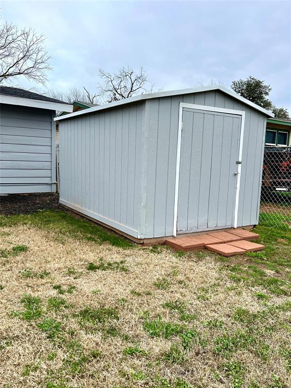 Elmwood West Add Sec H - Residential Lease