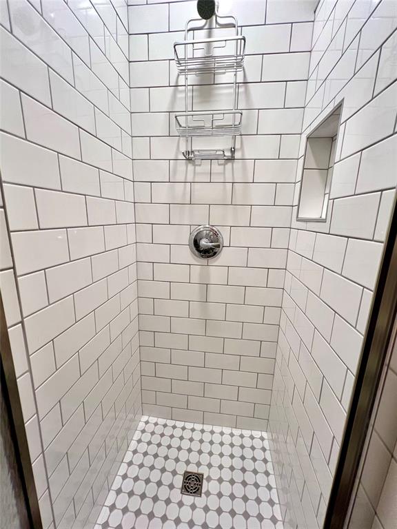 Elmwood West Add Sec H - Residential Lease