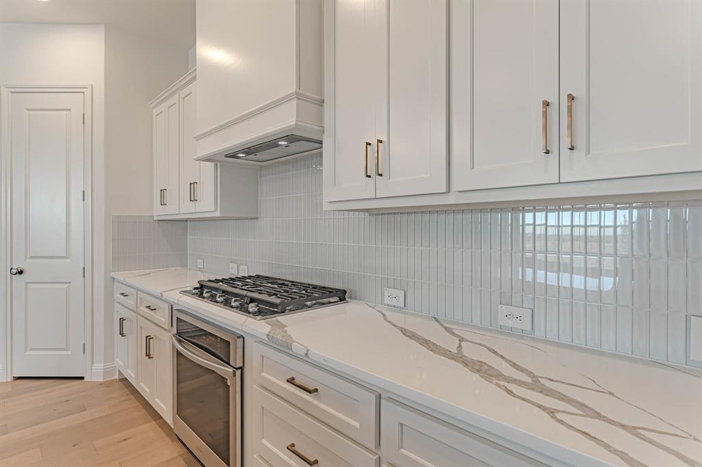 2136 Village Walk Place