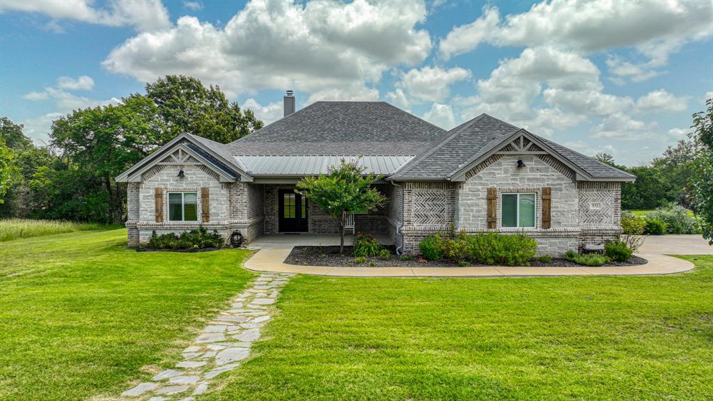 532 Lydia Lane