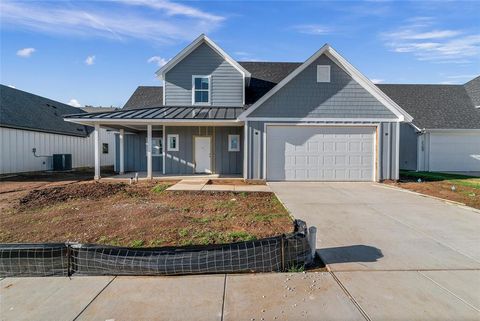 2200 Salina Circle Granbury TX 76048