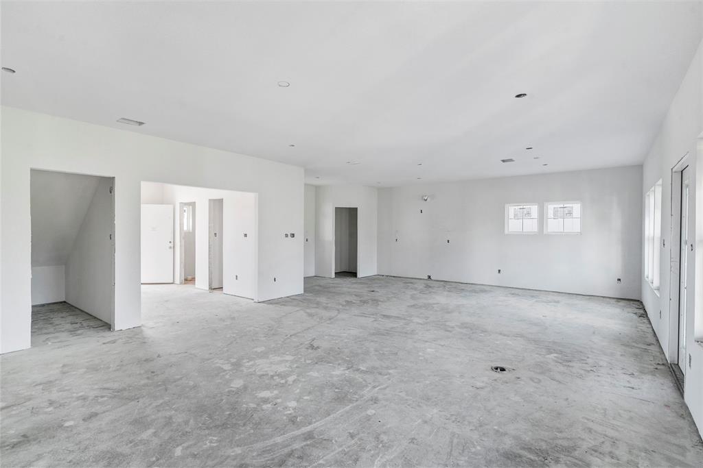 2200 Salina Circle