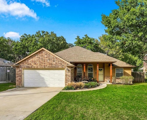 230 OAKWOOD CIR, DENTON, TX 76208 - Image e29334f94ea4915dcc00bb244ec39e9b/2102415033