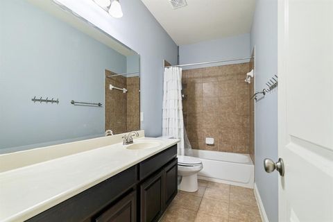 Tiny photo for 909 Auburn Court, Savannah, TX 76227 (MLS # 21199902)