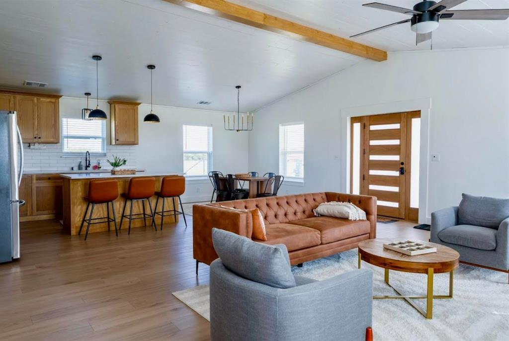 SHORT HUBBARD - Residential