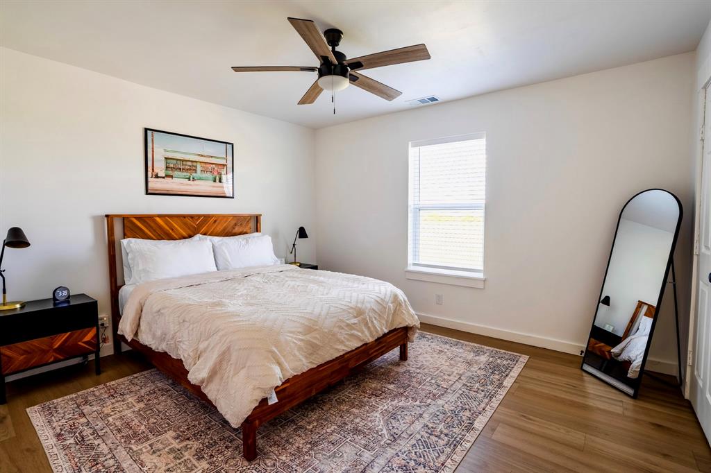 SHORT HUBBARD - Residential