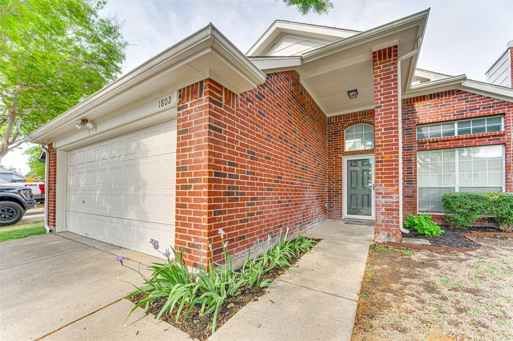 1802 Sunflower Lane