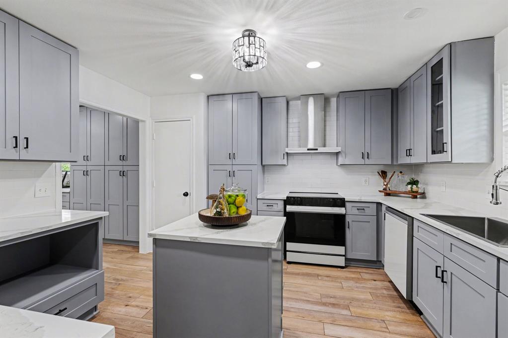 Meadows 04 - Residential