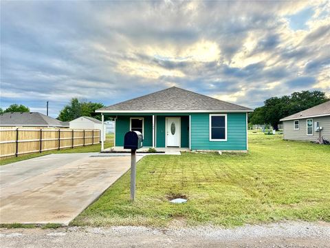 124 Oakwood Street Chico TX 76431