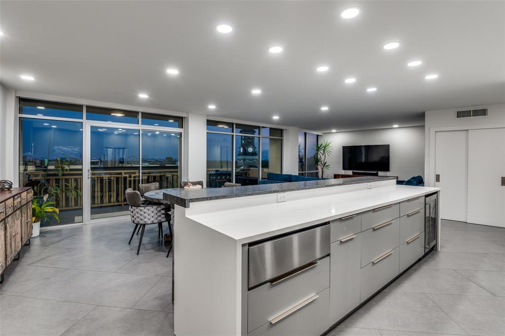 6211 W Northwest Highway 601