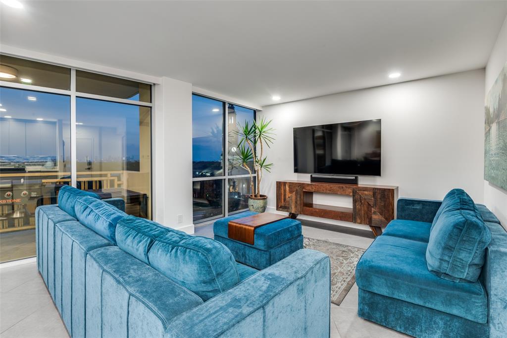 6211 W Northwest Highway 601